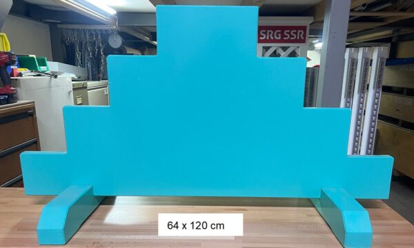Unterbau als Holz in kürkis