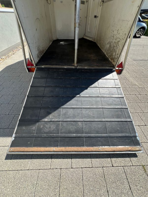 2er Pferdeanhänger Blomert Vollpolyester ab MKF 18.07.2025 – Bild 13