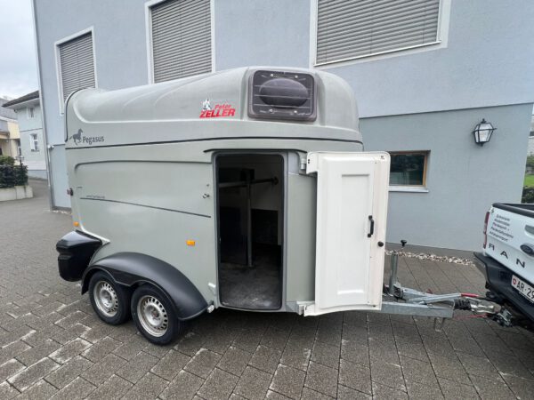 2er Pferdeanhänger Humbaur Pegasus – Bild 2